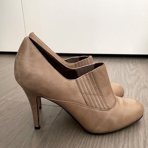 Neutral Cole Haan Heels Size 7
